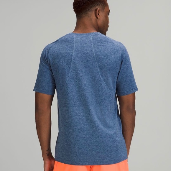Mens Lululemon T-shirt - Picture 8 of 8